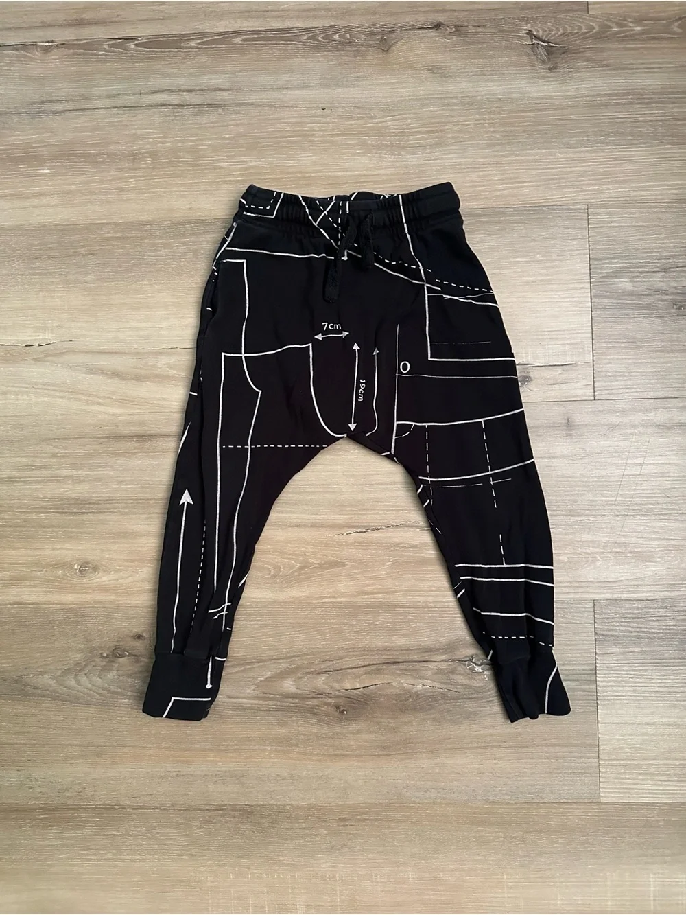 NUNUNU Black Pattern Drop Crotch Pants – 18–24M